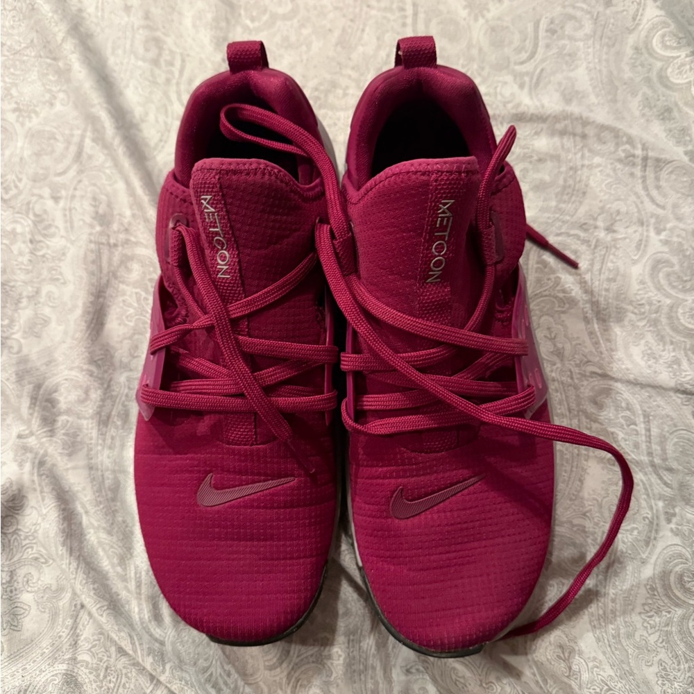 Nike Free Women's Metcon Magenta Athletic Shoes